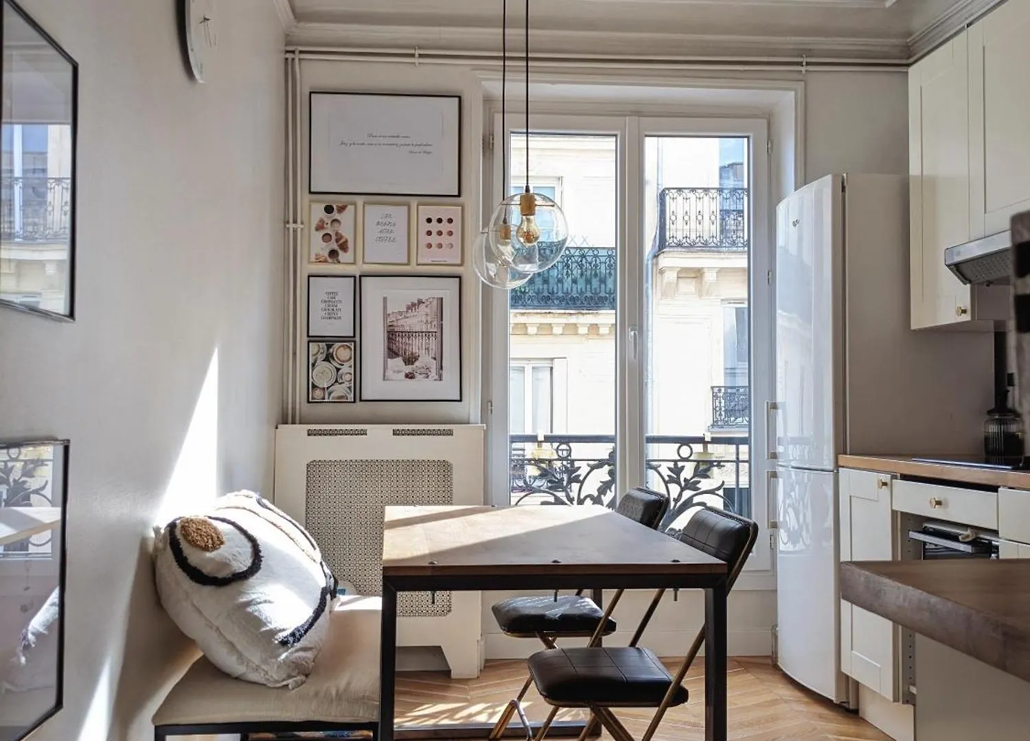 Appartement Typiquement Parisien Proche De Gare Du Nord Paris