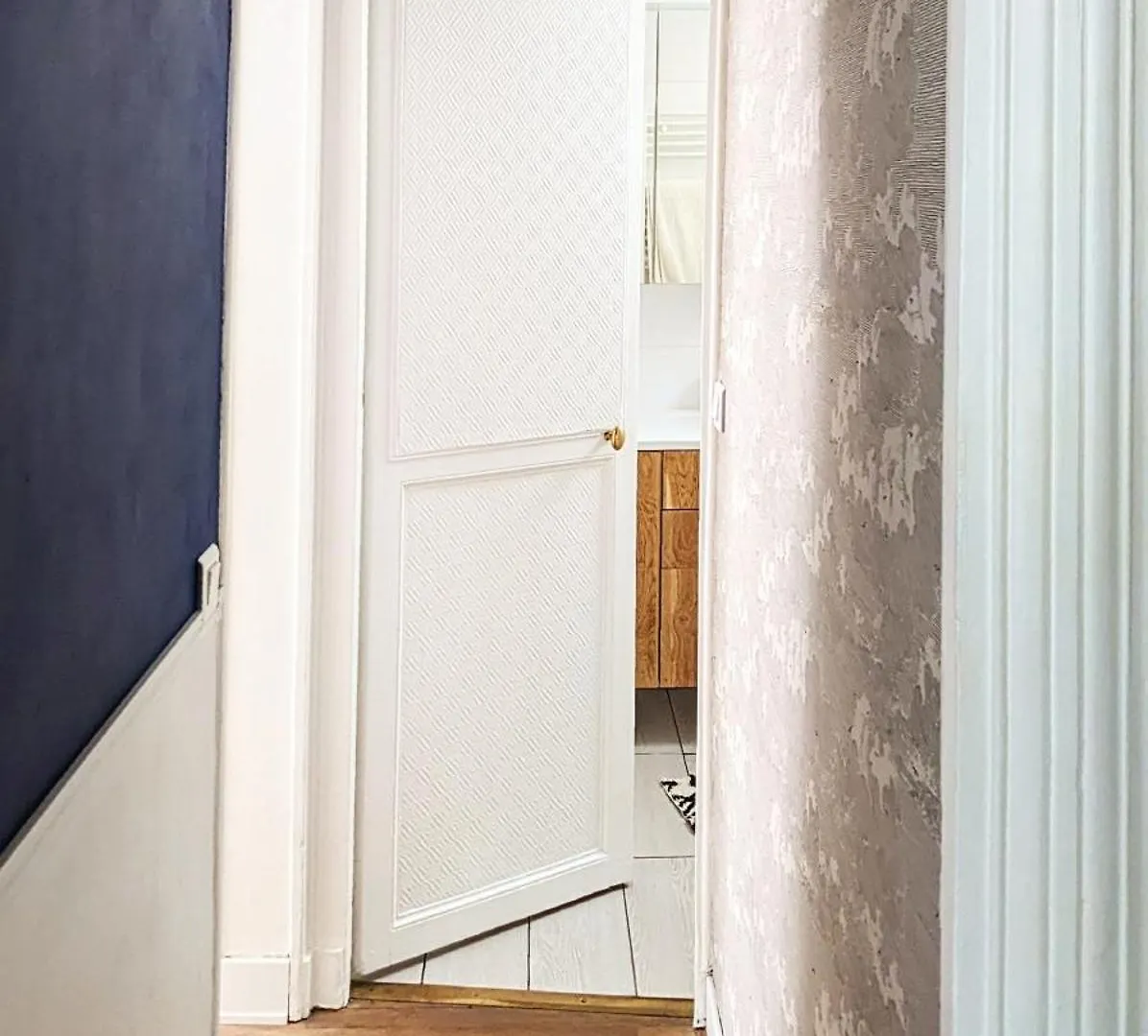 Appartement Typiquement Parisien Proche De Gare Du Nord Apartment