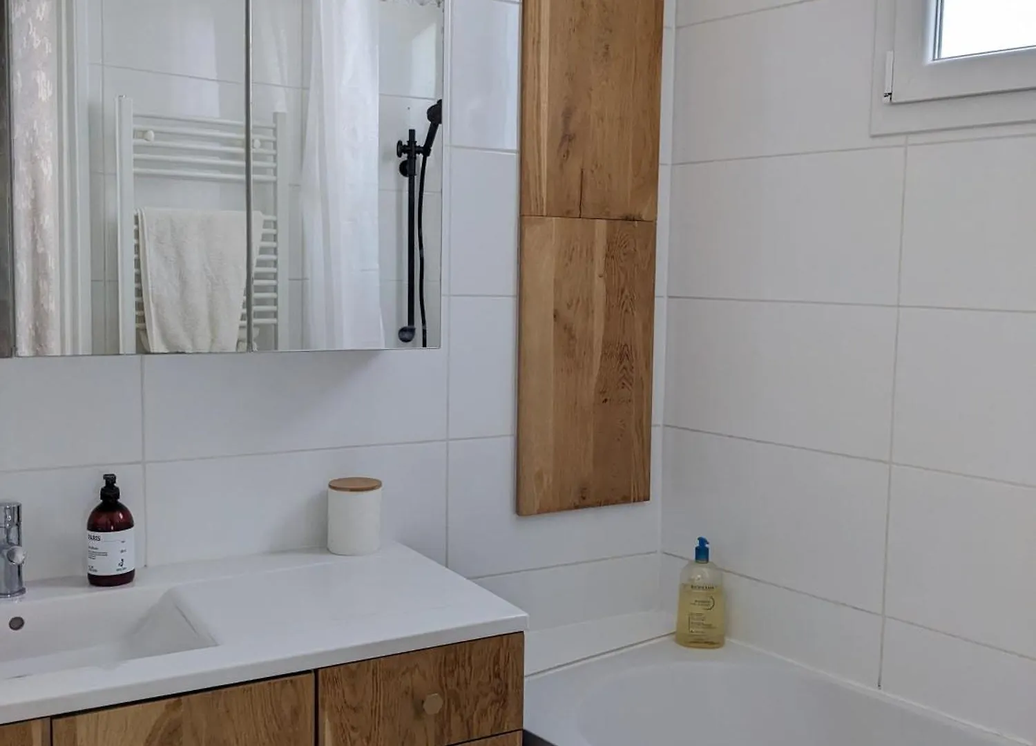 Appartement Typiquement Parisien Proche De Gare Du Nord