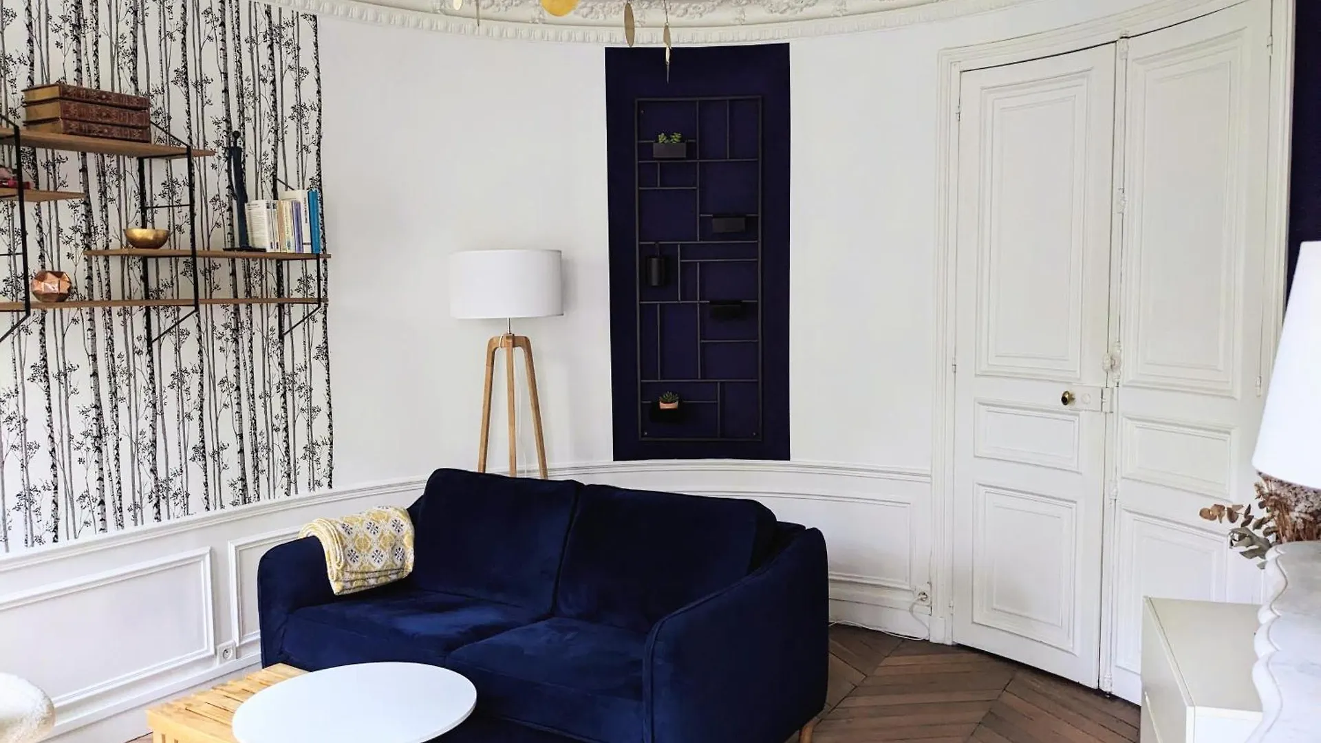 Appartement Typiquement Parisien Proche De Gare Du Nord Apartment Paris