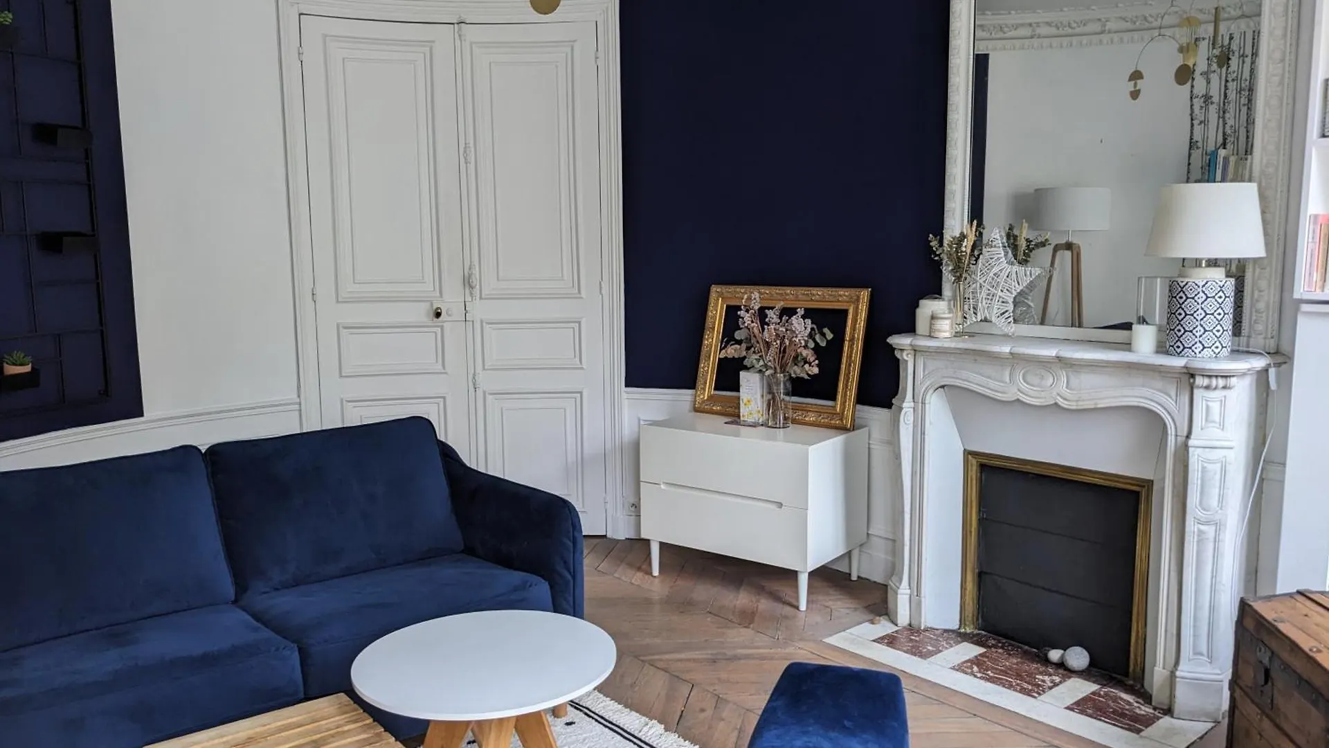 Appartement Typiquement Parisien Proche De Gare Du Nord location